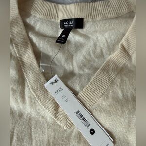 Aqua Cashmere V-Neck Sweater in Cream NWT MEDIUM